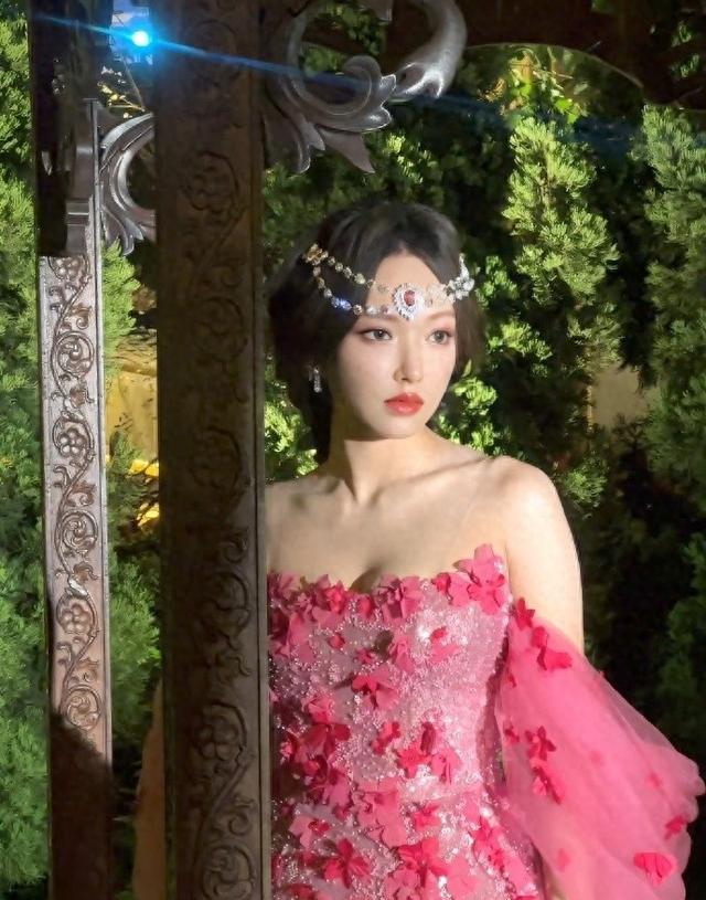 程潇尖叫之夜造型