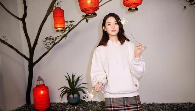 赵丽颖冯绍峰广告合影
