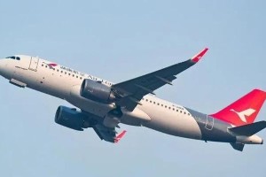 湖南航空首创：空乘全程穿平底鞋减负获赞