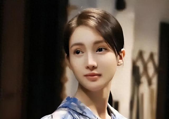 金晨整容前后对比照